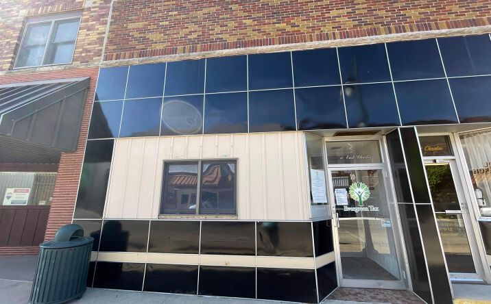 Pictures of Office property located at 10 E Charles Street, Oelwein, IA 50662 for sales - image #1