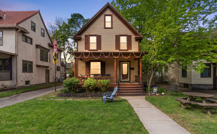 Pictures of Retail, Multifamily property located at 1136 Michigan Avenue, Ann Arbor, MI 48104 for sales - image #1