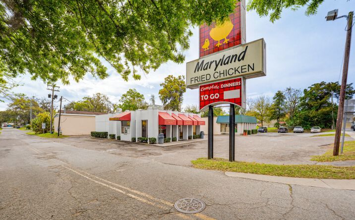 Pictures of Retail, Mixed Use, Business for Sale property located at 111 RIBAUT RD, BEAUFORT, SC 29902-4414 for sales - image #1