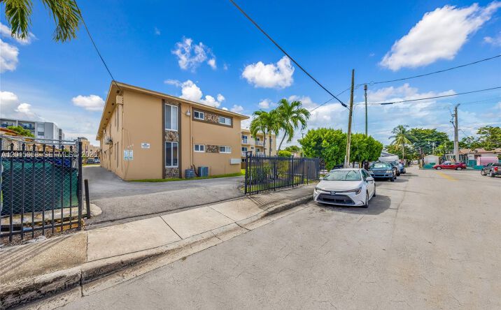 Pictures of Multifamily property located at 225 SW 18th Ave, Miami, FL 33135 for sales - image #1