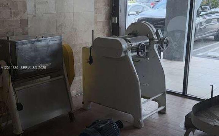 Pictures of Business for Sale, Retail property located at 20701| 20737-20739 NW 2nd Ave, Miami Gardens, FL 33169 for sales - image #1