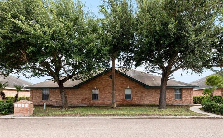 Pictures of Multifamily property located at 2305 Kimberly Lane, Edinburg, TX 78541 for sales - image #1