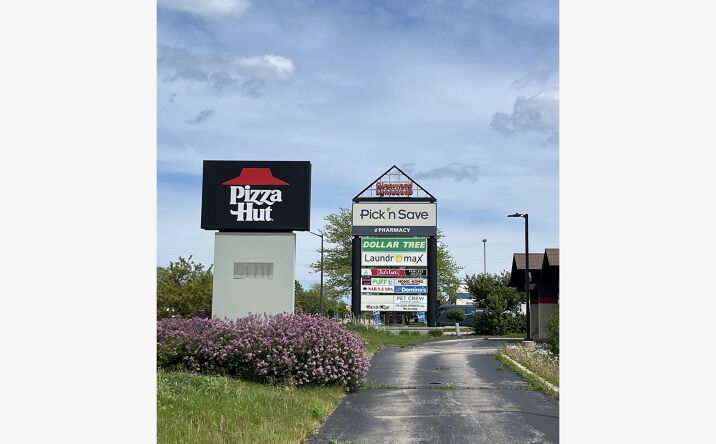 Pictures of Retail property located at 2729 18th Street, Kenosha, WI 19145-4702 for sales - image #1