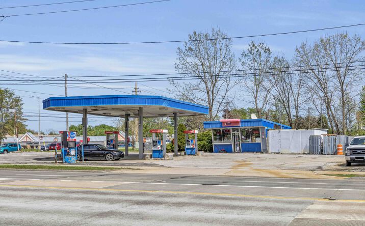 Pictures of Retail, Land, Special Purpose property located at 15387 Pearl Road, Strongsville, OH 44136 for sales - image #1
