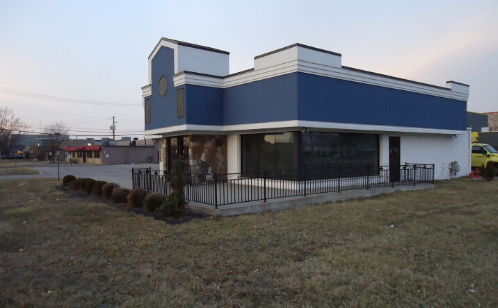 1175 E 14 MILE RD, TROY