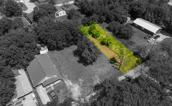 Pictures of Land property located at 400 E Freeman Street, Ennis, TX 75119 for sales - image #1