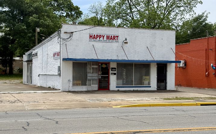 Pictures of Retail property located at 307 Vineville Street, Fort Valley, GA 31030 for sales - image #1