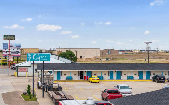 Pictures of Retail, Hospitality property located at 834 N Dumas Avenue, Dumas, TX 79029 for sales - image #1