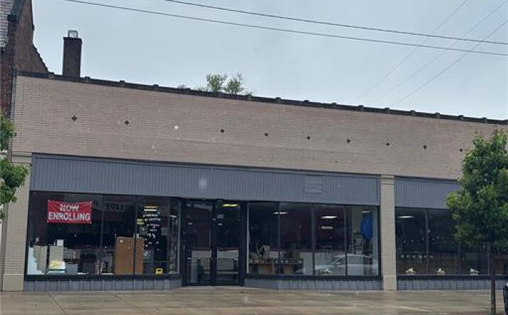 Pictures of Retail property located at 620 E 185th St, Cleveland, OH 44119 for sales - image #1