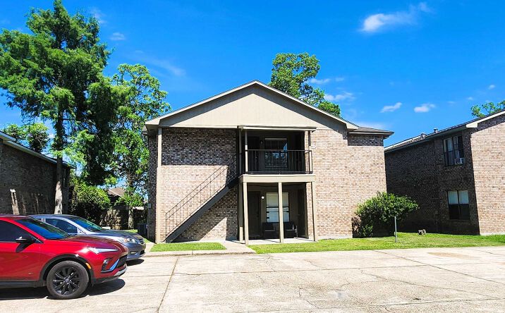 Pictures of Multifamily property located at 863 Hammond Manor Dr, Baton Rouge, LA 70816 for sales - image #1
