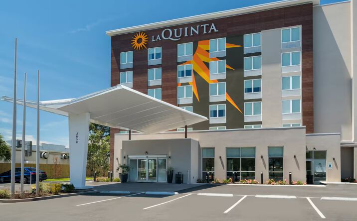 Pictures of Hospitality property located at 3650 Airport Boulevard, Mobile, AL 36608 for sales - image #1