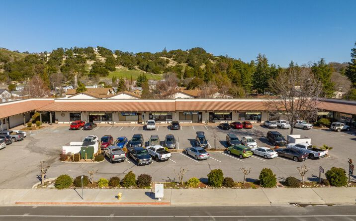 Pictures of Retail property located at 7425 El Camino Real, Atascadero, CA 93422 for sales - image #1