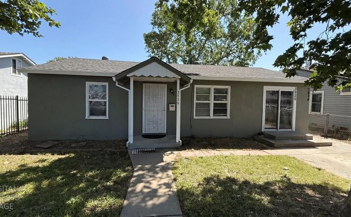 Pictures of Multifamily property located at 3924/3926 Ivy Street, Sacramento, CA 95838 for sales - image #1