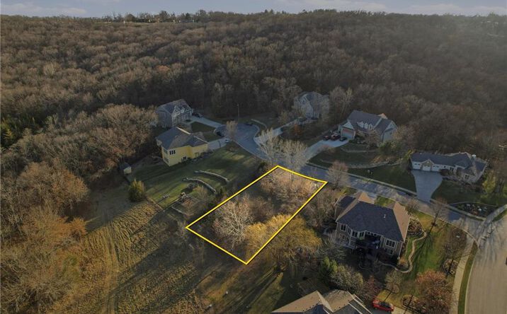 Pictures of Land, Multifamily property located at 1828 Edgewood Court, Leavenworth, KS 66048 for sales - image #1