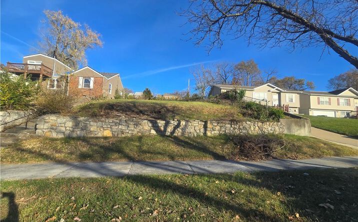 Pictures of Land, Multifamily property located at 5321 Swope Parkway, Kansas City, MO 64130 for sales - image #1