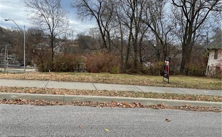 Pictures of Land, Multifamily property located at 810 E Linwood Boulevard, Kansas City, MO 64109 for sales - image #1