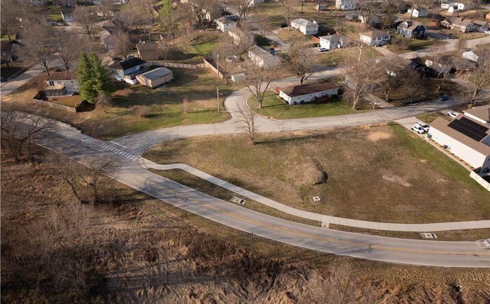 Pictures of Land, Multifamily property located at 423 E Main Street, Smithville, MO 64089 for sales - image #1