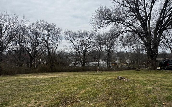 Pictures of Land, Multifamily property located at 8 NE 70th Place, Kansas City, MO 64118 for sales - image #1
