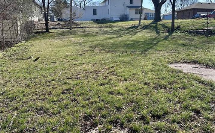 Pictures of Land, Multifamily property located at 618 Locust Street, Eudora, KS 66025 for sales - image #1