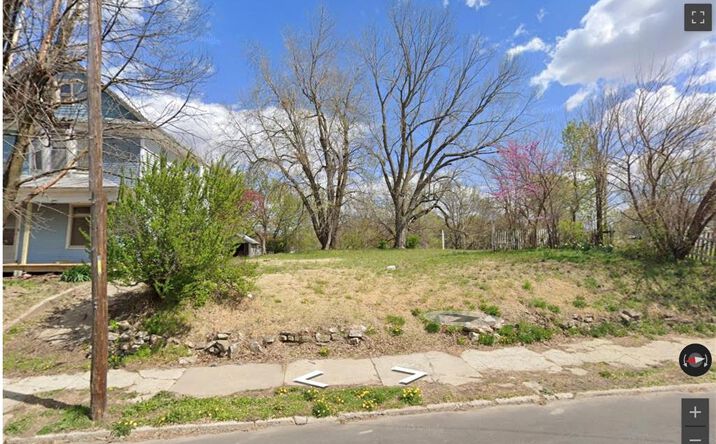 Pictures of Land, Multifamily property located at 1215 N 10th Street, St Joseph, MO 64501 for sales - image #1
