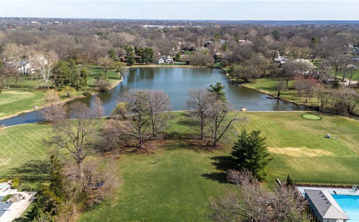 Pictures of Land, Multifamily property located at 8801 Mission Road, Leawood, KS 66206 for sales - image #1