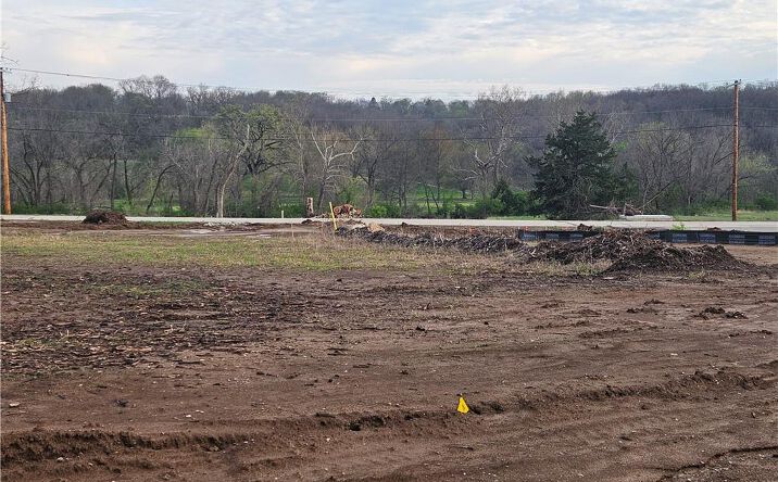 Pictures of Land, Multifamily property located at 7031 Oak Ridge Drive, Shawnee, KS 66217 for sales - image #1