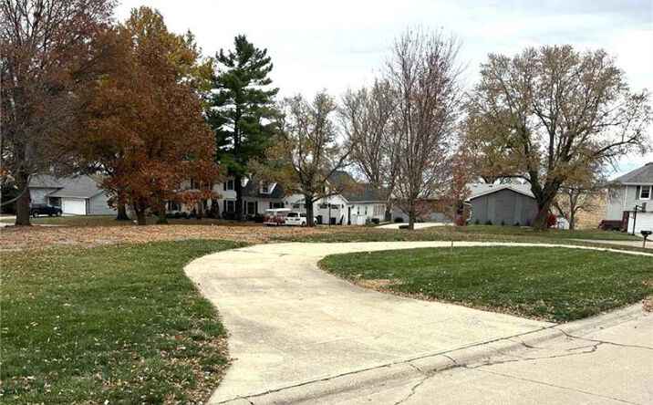 Pictures of Land, Multifamily property located at 1405 Chick Avenue, Maryville, MO 64468 for sales - image #1
