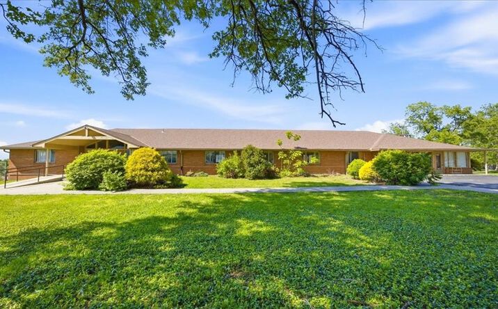 Pictures of Office, Retail property located at 8540 Blue Ridge Boulevard, Kansas City, MO 64138 for sales - image #1