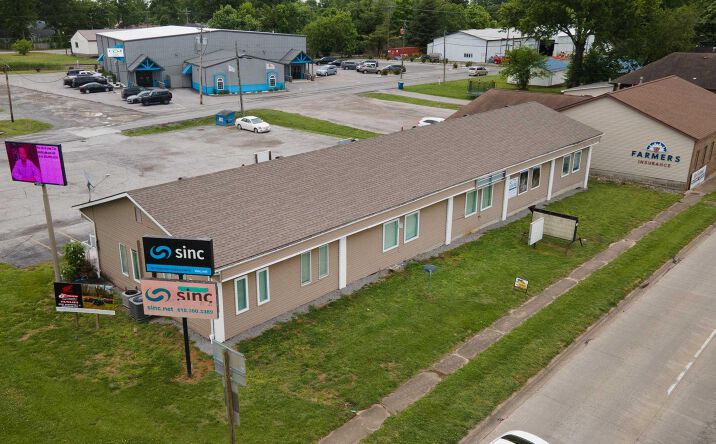 Pictures of Office, Retail property located at 1113 N COURT Street, Marion, IL 62959 for sales - image #1