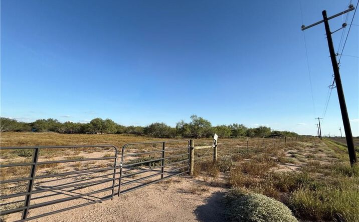 Pictures of Land, Multifamily property located at 19304 Villa Hermosa Drive, La Joya, TX 78560 for sales - image #1