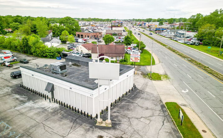 Pictures of Retail, Office property located at 8501 PENDLETON PIKE, LAWRENCE, IN 46226 for sales - image #1