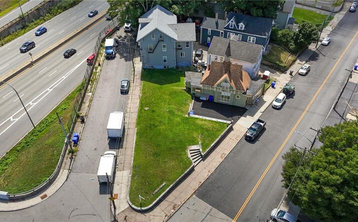Pictures of Land, Multifamily property located at 139 Broadway, Pawtucket, RI 02860 for sales - image #1