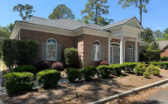 Pictures of Office property located at 2718 N Oak St, Valdosta, GA 31602 for sales - image #1