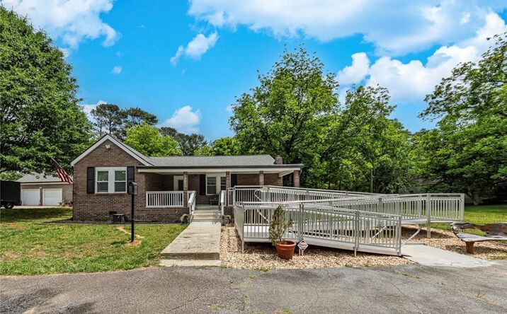 Pictures of Business for Sale, Retail, Office property located at 1953 Powder Springs Road SW, Marietta, GA 30064 for sales - image #1