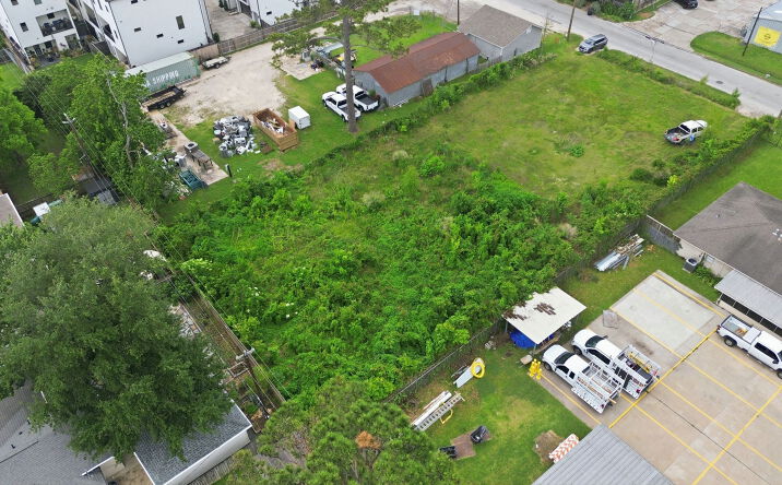 Pictures of Land property located at 861 Wakefield Drive, Houston, TX 77018 for sales - image #1