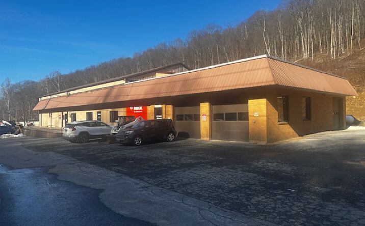 Pictures of Retail, Industrial property located at 826 Tire Hill Road, Johnstown, PA 15905 for sales - image #1