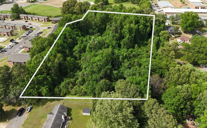 Pictures of Land property located at 0 Coventry Dr (end of) Lot 92, Southaven, MS 38671 for sales - image #1