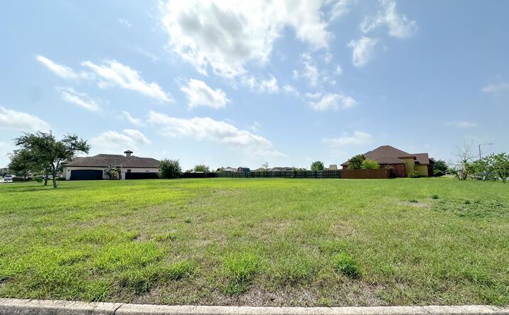 Pictures of Land, Multifamily property located at Village East Dr, Los Fresnos, TX 78566 for sales - image #1