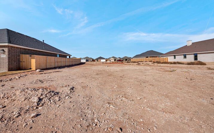 Pictures of Land, Multifamily property located at 1325 Loess St, Midland, TX 79705 for sales - image #1