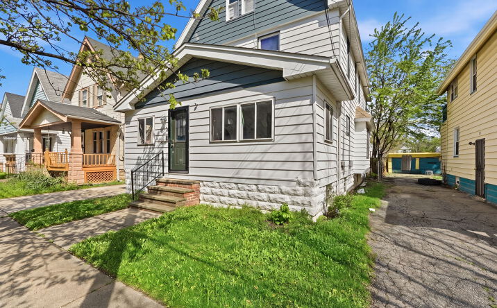 Pictures of Multifamily property located at 3202 Montclair Avenue, Cleveland, OH 44109 for sales - image #1