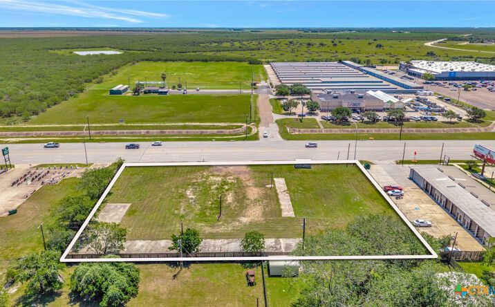 Pictures of Land property located at 9505 N Navarro Street, Victoria, TX 77904 for sales - image #1