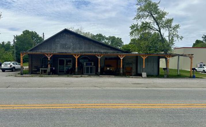 Pictures of Retail, Multifamily, Land property located at 1025 HWY 135 NE, Palmyra, IN 47164 for sales - image #1
