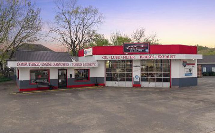 Pictures of Retail, Special Purpose property located at 833 W 7th Street, New Albany, IN 47150 for sales - image #1