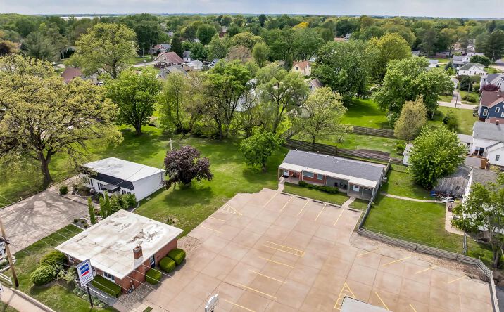 Pictures of Office, Retail property located at 430 N HENDERSON Street, Galesburg, IL 61401 for sales - image #1