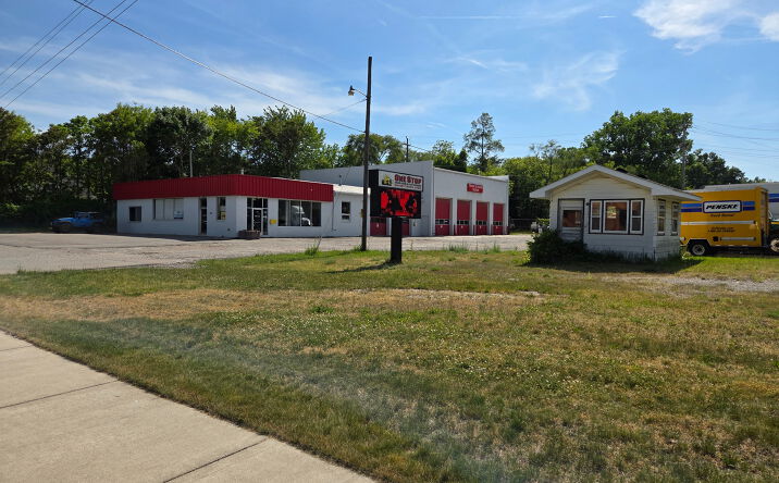 Pictures of Business for Sale, Retail property located at 3880 S Baldwin Road, Lake Orion, MI 48359 for sales - image #1