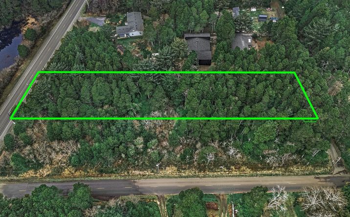 TL 900 NE Barclay Avenue, Yachats