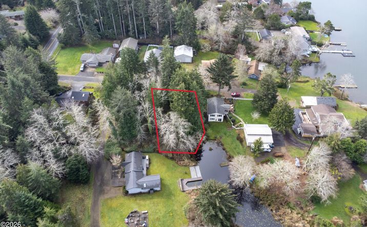 3725 NE 10th Street, Otis