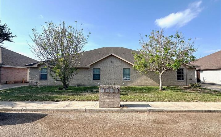 Pictures of Multifamily property located at 1409 Prosperity Drive, Edinburg, TX 78541 for sales - image #1