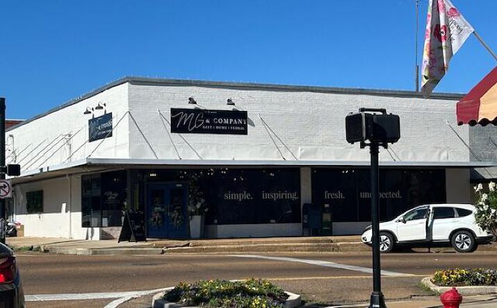 Pictures of Retail, Office property located at 422 W Beacon Street, Philadelphia, MS 39350 for sales - image #1