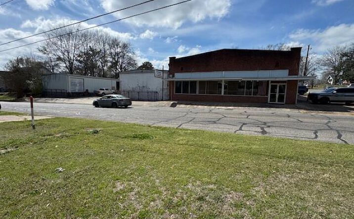 Pictures of Retail, Industrial property located at 1123 26th Avenue, Meridian, MS 39301 for sales - image #1